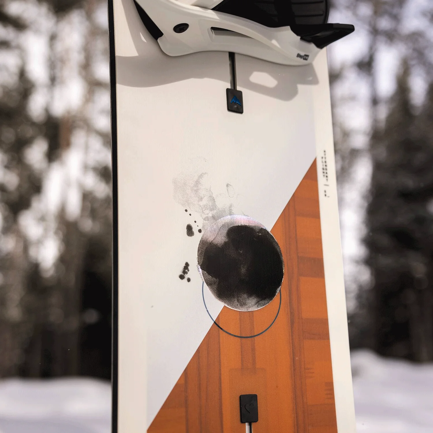 Burton Men's Flight Attendant Snowboard 2024 - Image 2