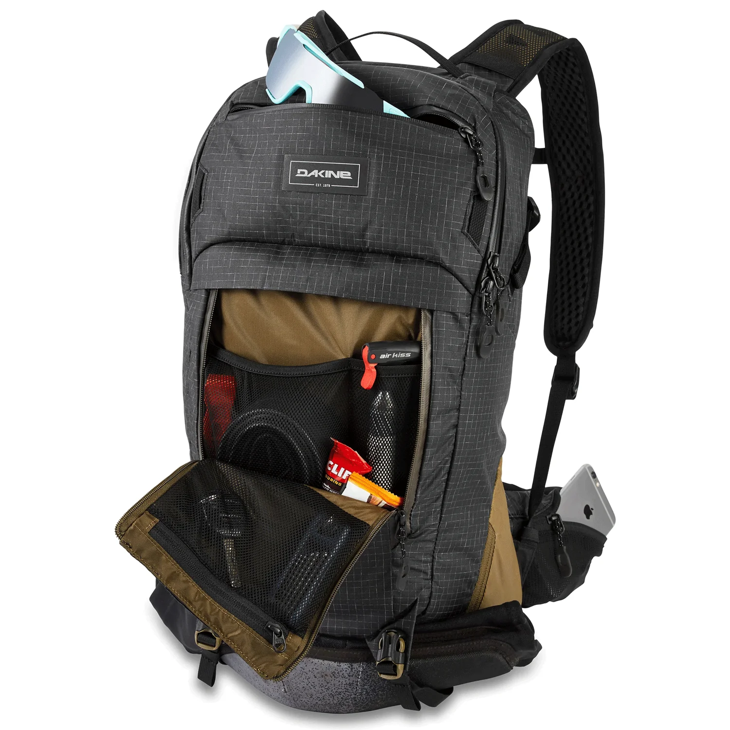 Dakine Men's Seeker 18L Pack Black/Moss - Image 3