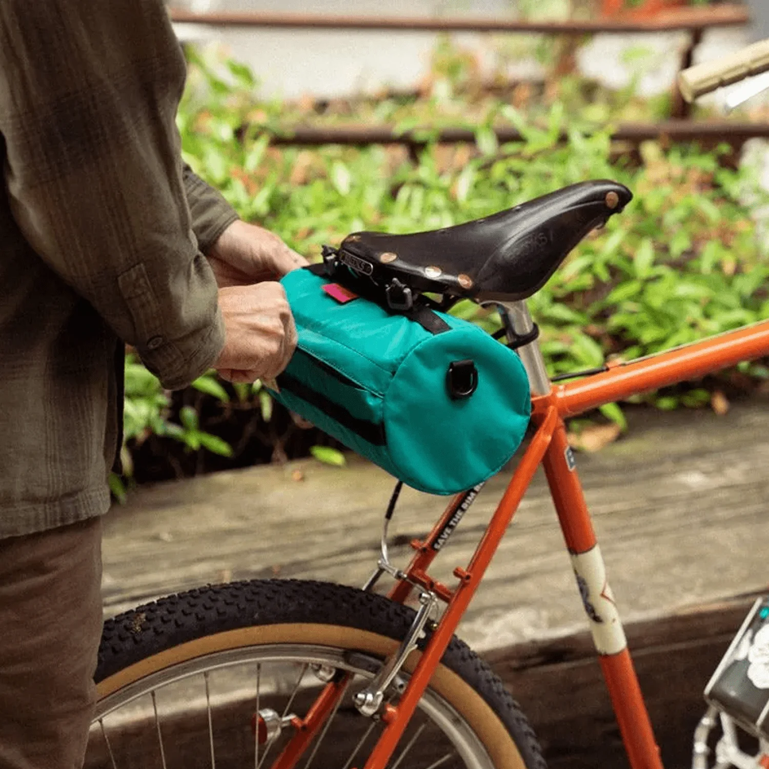 Swift Industries Bandito Bicycle Bag, ECOPAK Shell, Black - Image 2