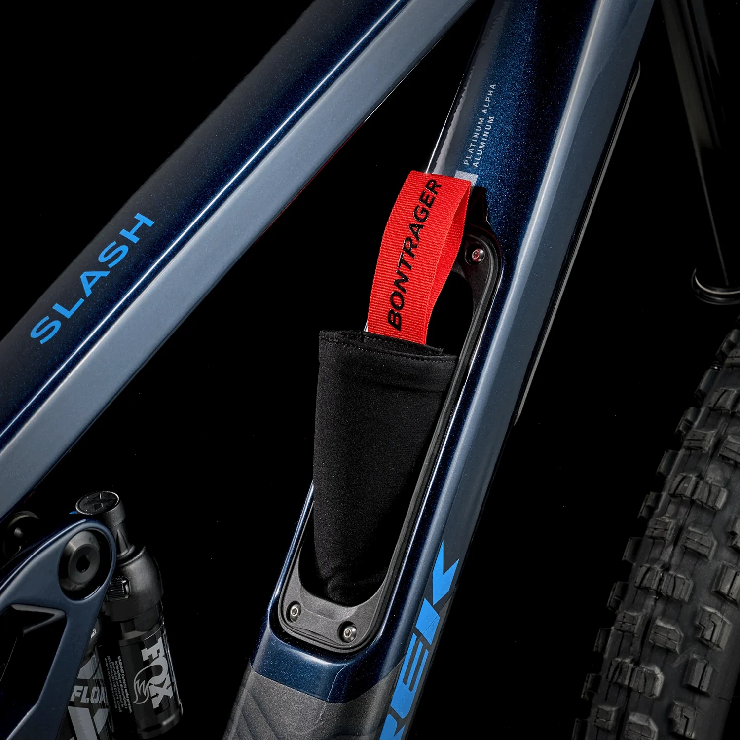 Trek Slash 8 Gen 6 Bike 2026 Marianas Blue - Image 4